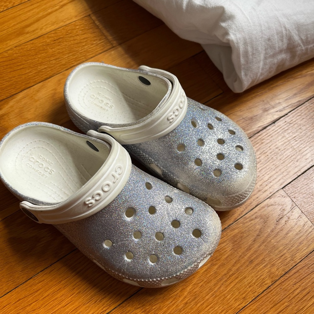 Crocs Kids Classic Glitter Clogs - Silver